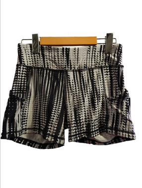 Saucony Women’s Bullet Series Black & White Patterned Running Shorts Size M